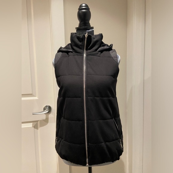 Cute puffy vest NWOT - Picture 2 of 5